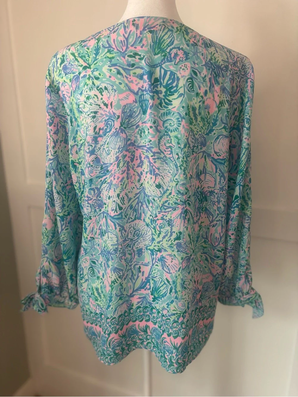Lilly Pulitzer Pamela V-Neck Top surf blue in soleil it on me size small